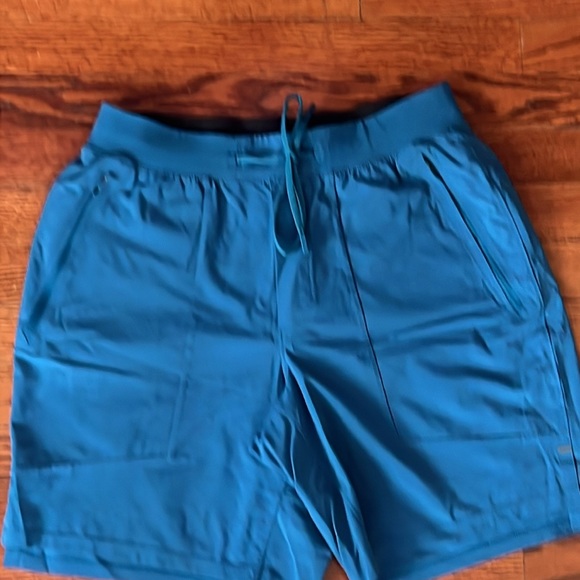 Lululemon men’s  license to train lined shorts medium size - Picture 5 of 14